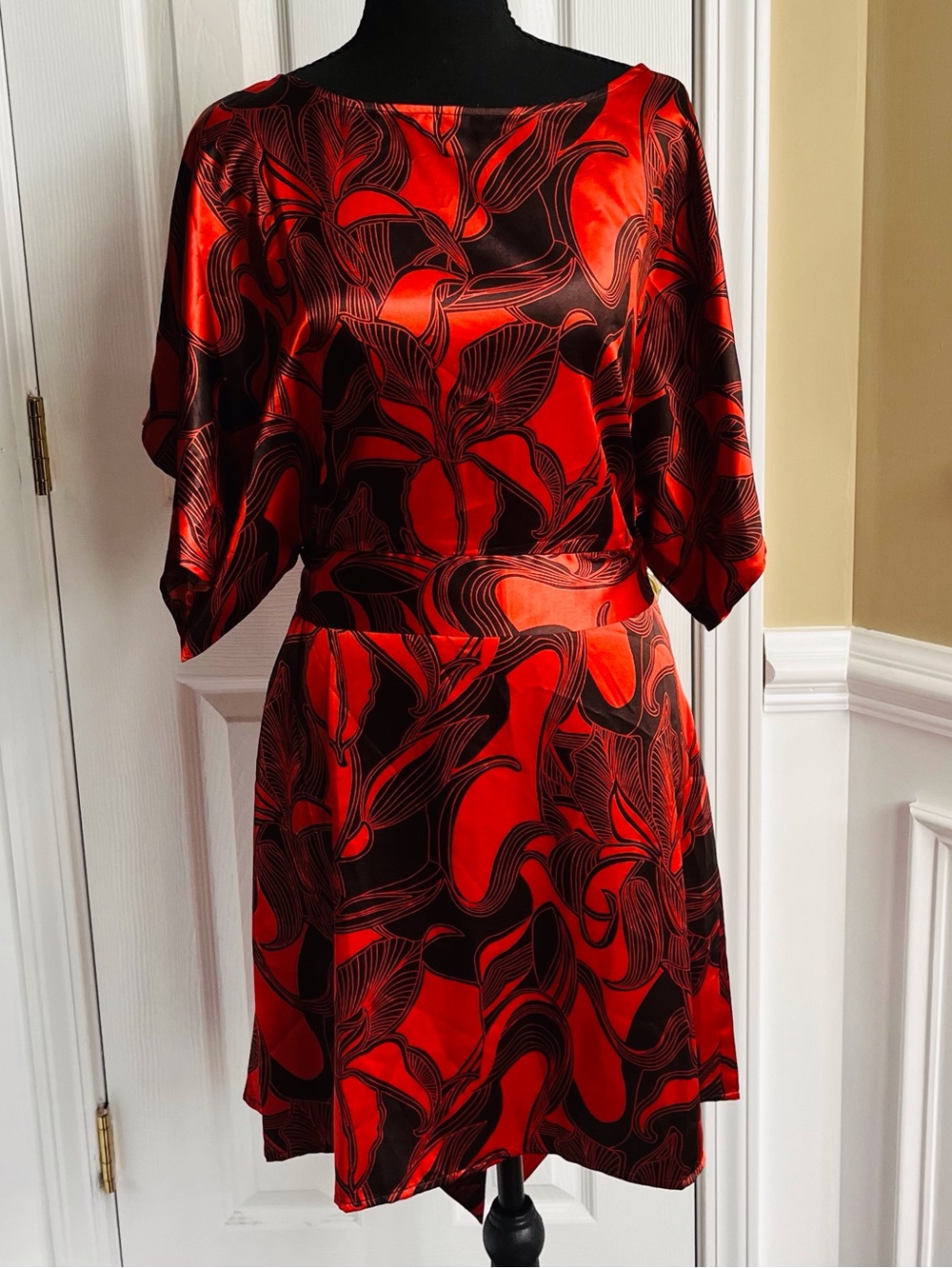 BCBGMaxAzria Silky Floral Mini Dress Red Black Kimono Sleeve Tie Waist - XS